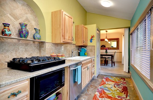 Indian Beach Sapphire Shores Apartment | ROYS PLACE Romantic/Private Near Downtown and Beaches. Private Heated Pool!