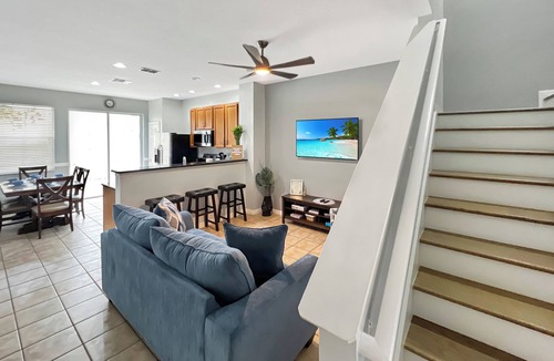 Crestwynd Bay House | Rumi Vacation Stays- Just 2 miles from Disney .