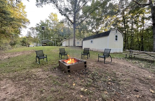 Dahlonega House | Rural House w/Relaxing Back Porch on 4 Acres