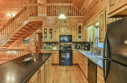 Rivers Edge Cabin | Rushing River Lodge by Mountain Oasis | Rustic Cabin on the Cartecay River