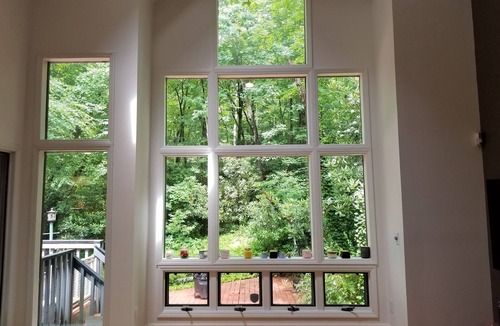 Franklin House | Rushing Water, Hot Tub, Big Deck, Firepit, Hiking, National Forest & Wi-Fi
