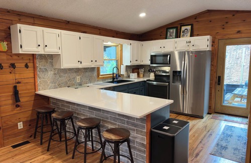 Hemphill Heights Cabin | Rustic Charm Meets Modern Comfort – Cozy Mountain Cabin Retreat at Calm Creek!