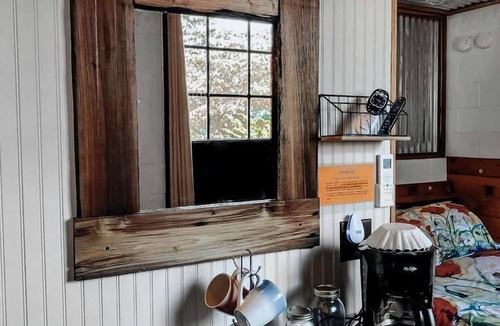 Lebanon Cabin | Rustic Horse Stall Suite with Private Bath & Country Breakfast near Old Hickory Lake