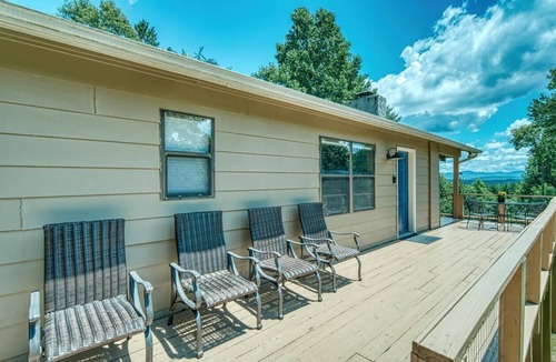 Blairsville Cabin | Rustic house in the Blue Ridge Mountains-UCSTR License # 016476