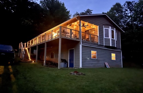 Blairsville Cabin | Rustic house in the Blue Ridge Mountains-UCSTR License # 016476