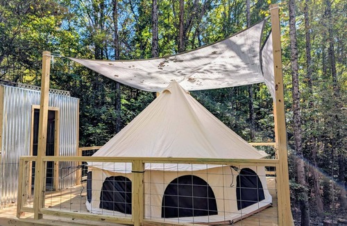Mohawk RV Rental | Rustic Luxury Glamping in Bulls Gap, Tennessee