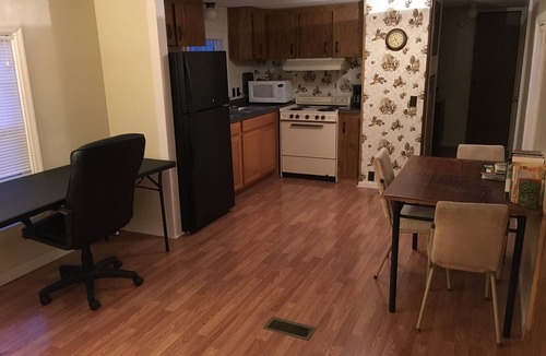 Speedwell House | Rustic Retreat Space on Farm Setting 10 Minutes from LMU