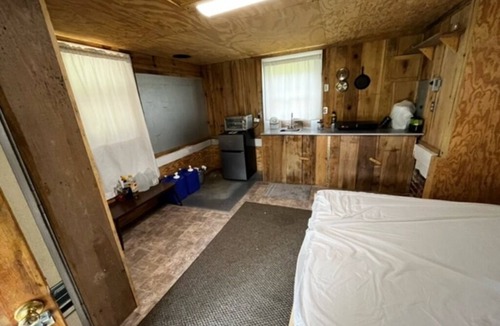 Eidson Cabin | Rustic Retreat