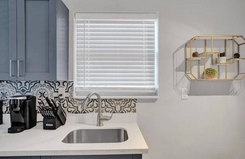 Poinciana Park Apartment | Rustic Retreats: Beachy 1BR in the heart of Fort Lauderdale