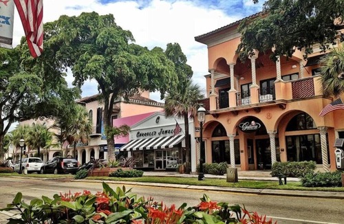 Poinciana Park Apartment | Rustic Retreats 6: Beachy 1BR in the heart of Fort Lauderdale