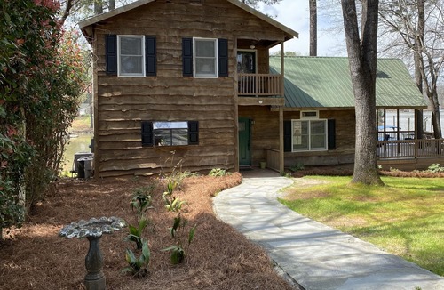 Ridgeway House | Rustic Waterfront Cabin Lake Wateree