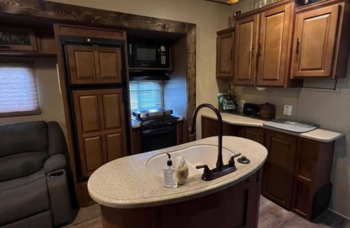 Southwest Ranches House | RV Getaway! Close enough to everything, but far enough away to get away!