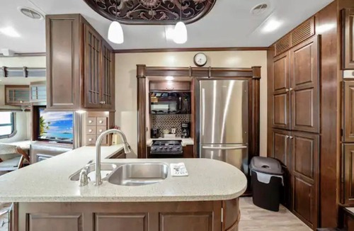 River Ranch House | RV King Ranch Retreat