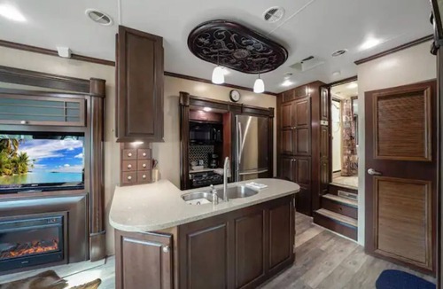 River Ranch House | RV King Ranch Retreat