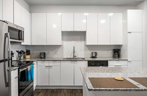 Midtown Apartment | (S2BA) World Cup 2BR Budget Stay for Groups Midtown