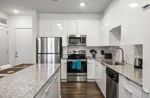 Midtown Apartment | (S2BA) World Cup 2BR Budget Stay for Groups Midtown