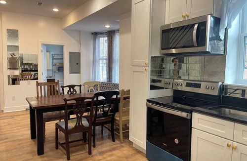 Queen Village House | S3, Queen Villege, quiet 1 bedroom 1 bathroom, share kitchen