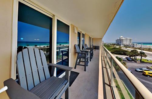 Villa Sabine Apartment | Sabine Yacht & Racquet #5F