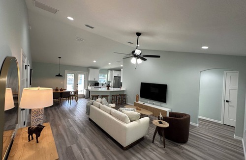 Fellowship House | Saddle Oak Retreat; pet-friendly near WEC and more