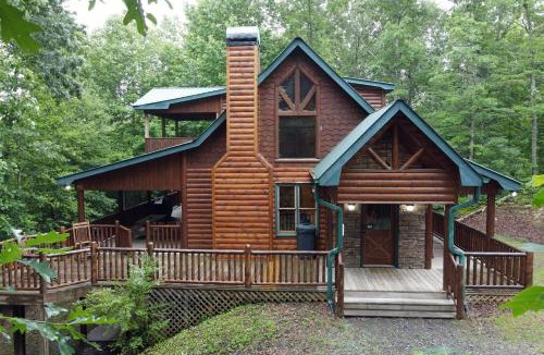 Morganton House | Safe Haven-hot tub-wifi- pool table, Fireplace. Foosball, Free Activities