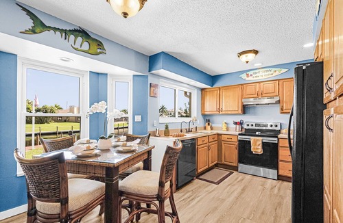 Pelican House | Sail into Paradise with Pool, Spa & Dockside Living - Captain Jack's Landing