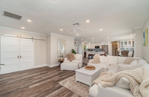 Iona House | Sailboat access. Under 15 min from Fort Myers Beach. Fire Pit and Heated Pool