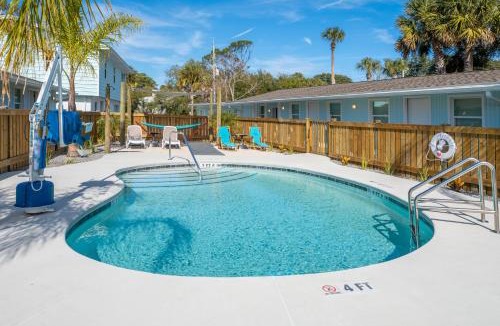 Atlantic Beach Hotel | Salt Air Inn & Suites