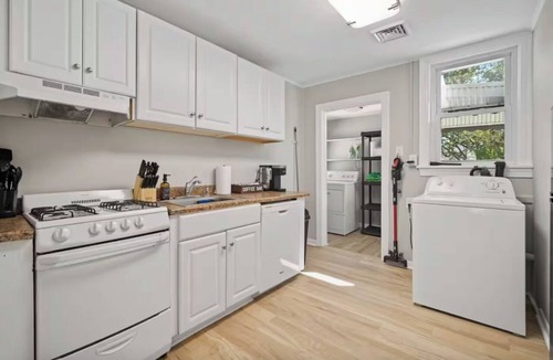 Margate City Apartment | Salt Life Retreat Unit B- 2BR/1BA,Heart of Margate