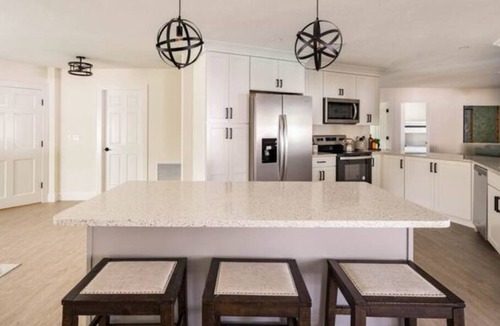 Sarasota Springs House | Salt Life Villa - 3 bedroom 2 bathroom with heated POOL near beaches