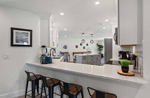Pinecraft House | Salt Life Villa with heated pool & outdoor dining