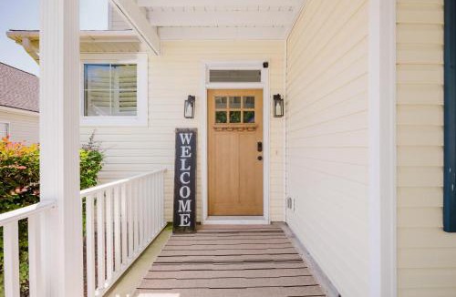 Bluffton House | Saltee Cove Coastal Getaway - Charming 3 Bedroom/25 Bath Lowcountry Cottage
