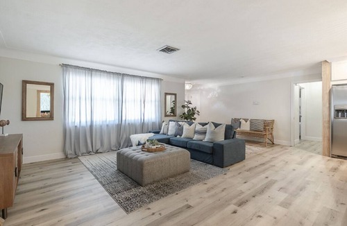 Seminole House | Saltwater Pool | Renovated | Private Home | Seminole