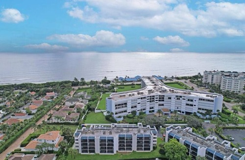 Jupiter One Apartment | Saltwater Sanctuary Coastal Retreat Steps to Shore