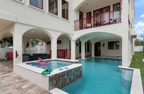 Crystal Beach Villa | Saltwater spa & pool, Beach@3min walk, Golf cart, Elevator