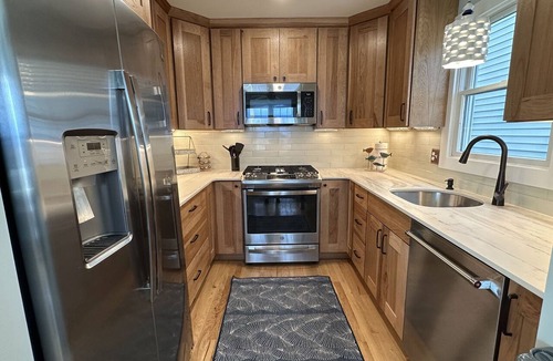 South End Condo | Salty Dog: South End Sunsets - Dog Friendly 2 short blocks to 42nd Street beach