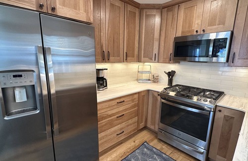 South End Condo | Salty Dog: South End Sunsets - Dog Friendly 2 short blocks to 42nd Street beach
