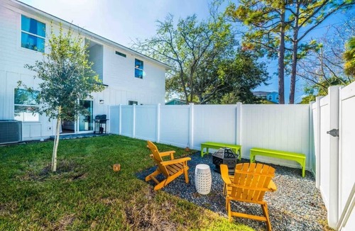 Jacksonville Beach Condo | Salty Pink Sands | Team Joseph Ellen