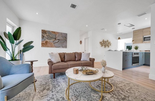 Miami Shores House | Samadhi: Outdoor Paradise, Work-Friendly, & Near Beach!