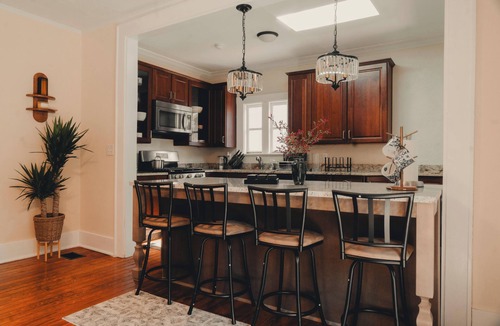 South Division House | Samaya House Cozy 2BR 2 Baths Downtown Orlando