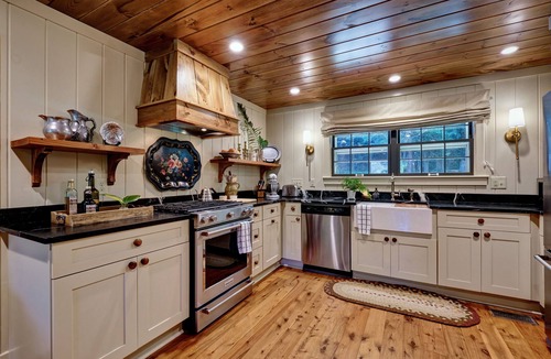 Lake Sequoyah House | Sanctuary Cottage | One Mile to Downtown and National Forest
