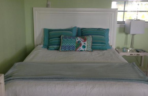 Fort Pierce Shores Hotel | Sand Dollar Beach Bungalow