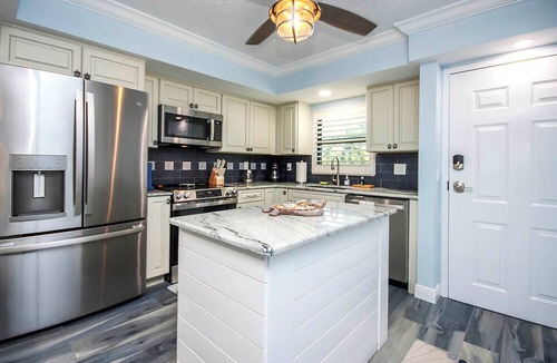 Sanibel Condo | Sand Pointe 212 - Gulf view vacation rental condominium