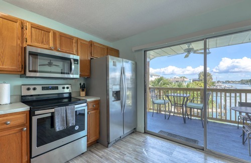 Redington Shores Hotel | Sand Vista Vacation Rentals