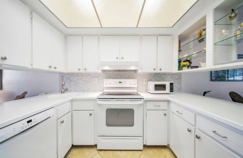 Beachview Country Club Estates Condo | Sandpebble 2E: Beautiful Condo Across From Beach!
