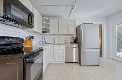 Satellite Beach Apartment | Sandpiper 𓇼 1BR/1BA Across From Beach!