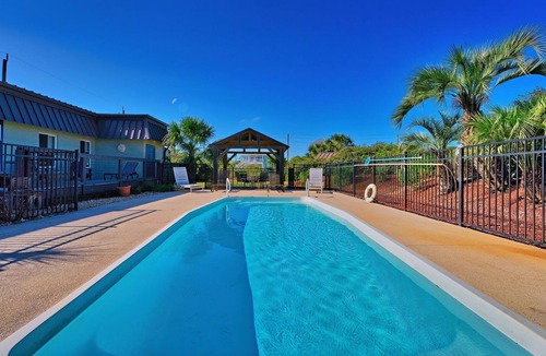 East End House | SANDPIPER COTTAGE is one of the few ground level homes left on St. George Island!