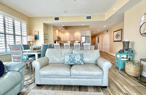 Clearwater Beach Condo | Sandpiper's Cove 303 Waterfront 3 Bedroom 2 Bathroom - Sandpiper's Cove