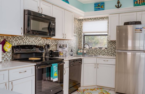 Holmes Beach Condo | Sandy Cheeks & Barefeet, Gorgeous Gulf beach Place, Summernspecials