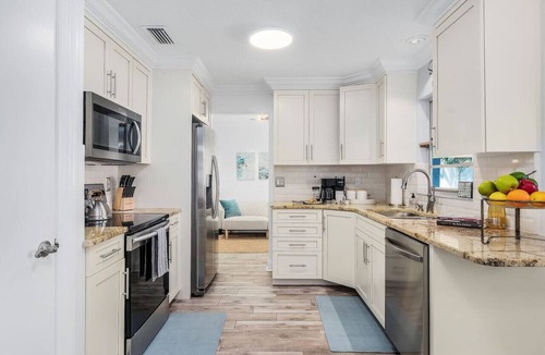 Bonita Springs House | Sandy Haven * explore, beach, pool, wine and dine!