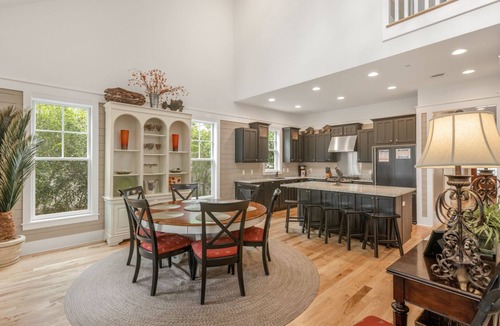 Watercolor House | Sandy Oar - Camp WaterColor Home With Carriage House, Fire Pit, 5 Bikes